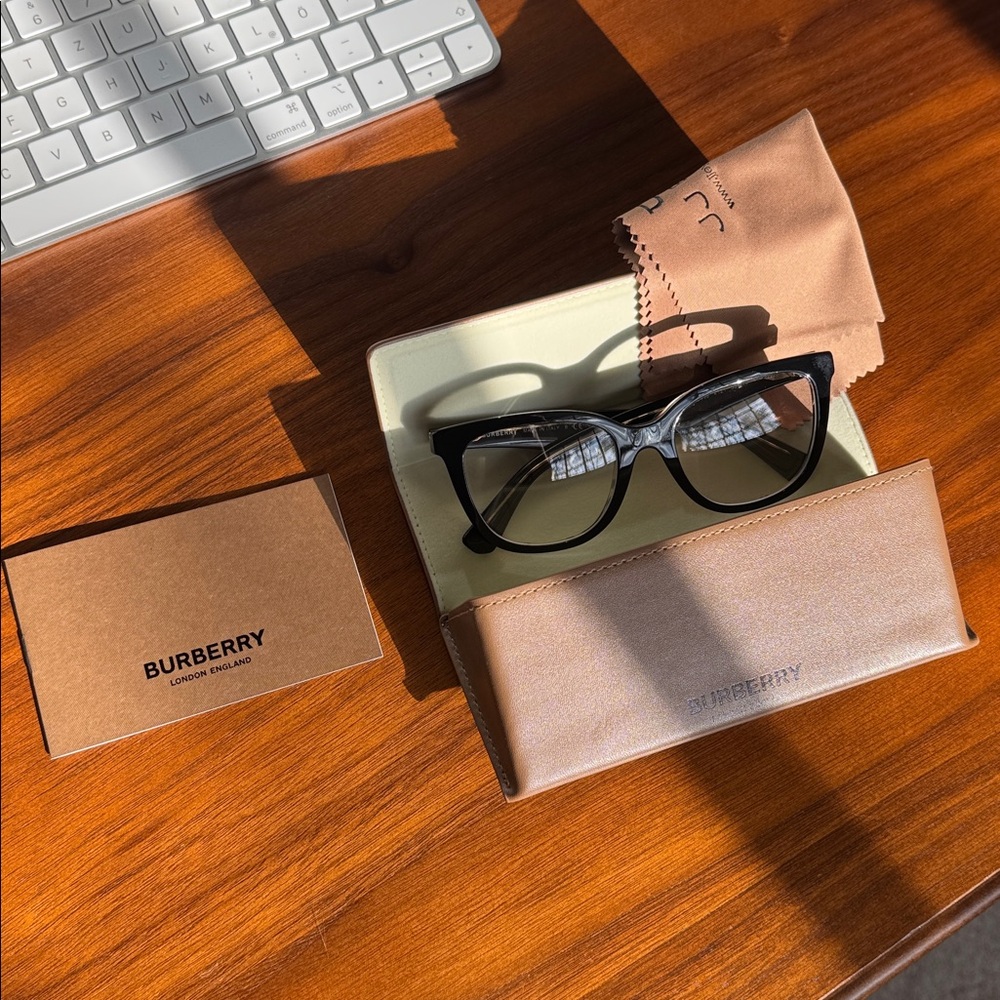 Like New Burberry Black Eyewear Glasses Blue Light - Picture 5 of 5
